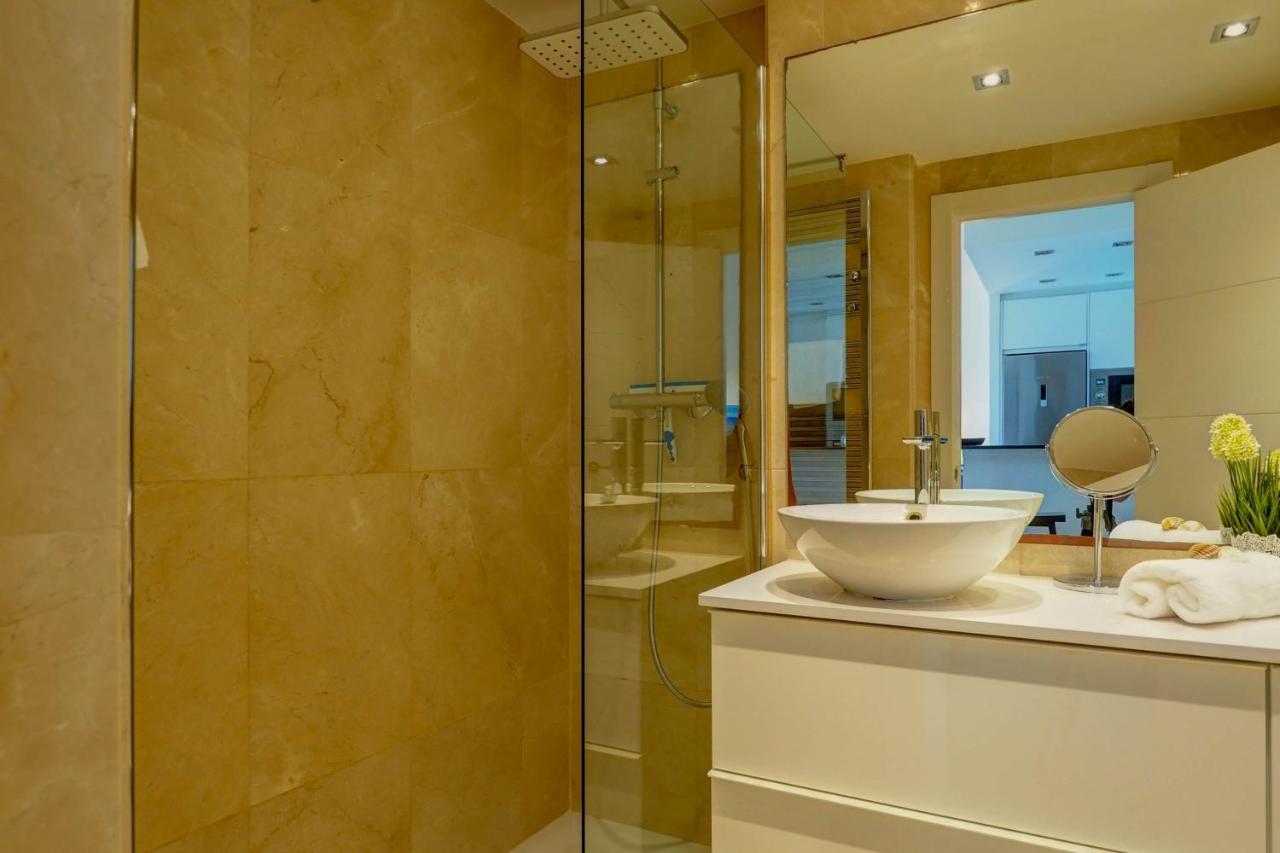 Mediterraneo Seaview Apartment By Hello Homes Сиджес Экстерьер фото
