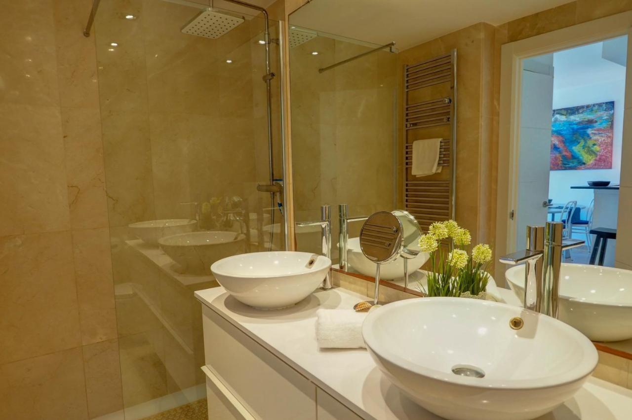 Mediterraneo Seaview Apartment By Hello Homes Сиджес Экстерьер фото